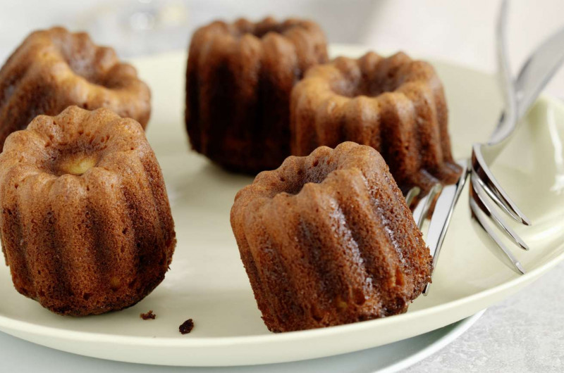 Cannelés bordelais
