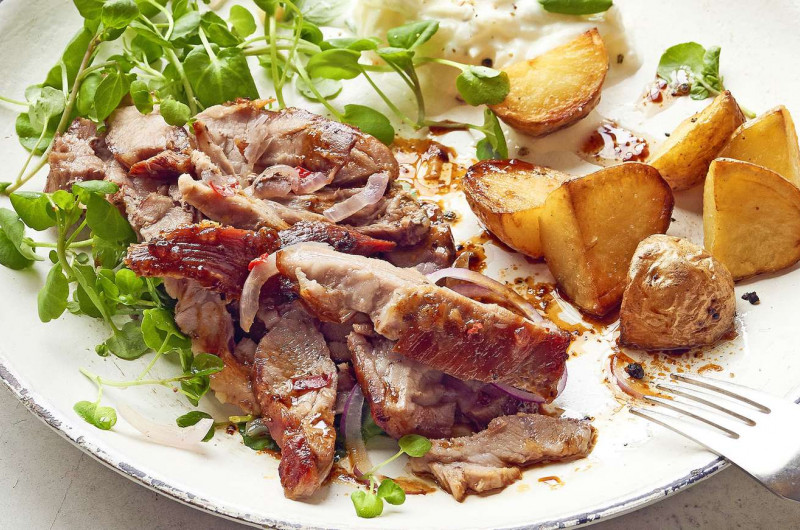 Rôti de porc farci aux oignons