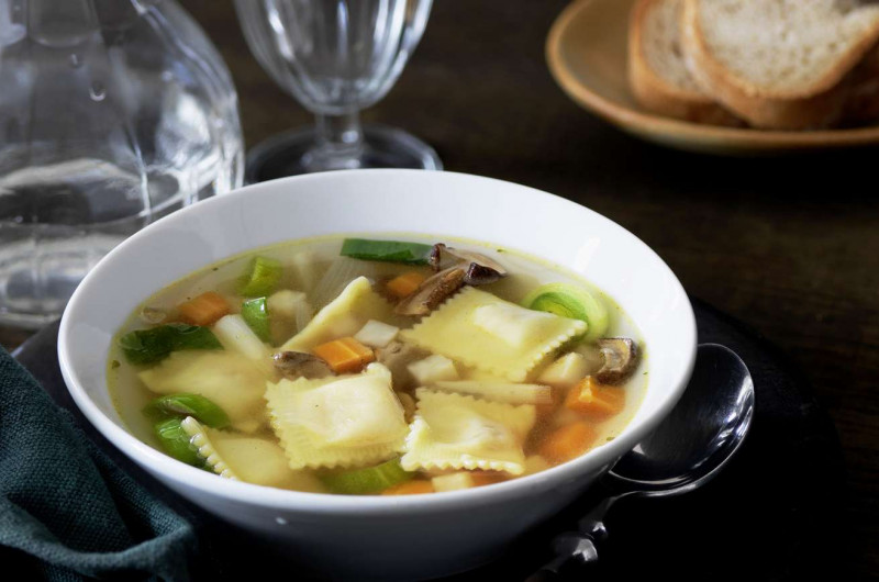 Quadrucci al brasato dans un potage légumes-bolets