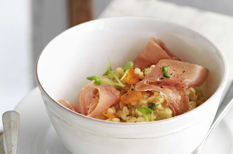 Salade d’orge tiède avec jambon cru