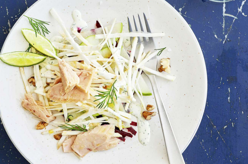 Salade de céleri avec thon