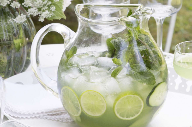 Punch au concombre et aux citrons verts