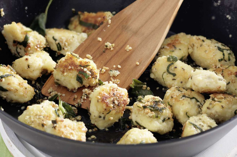 Gnocchi de ricotta avec beurre au chanvre