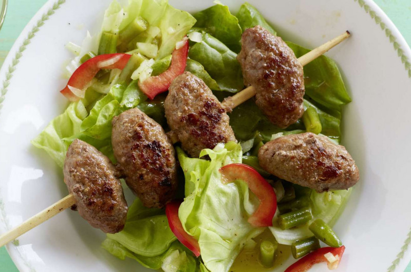 Cevapcici sur salade verte