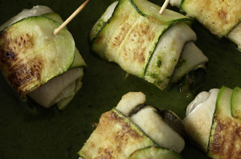 Petits roulés de féra à la sauce au basilic
