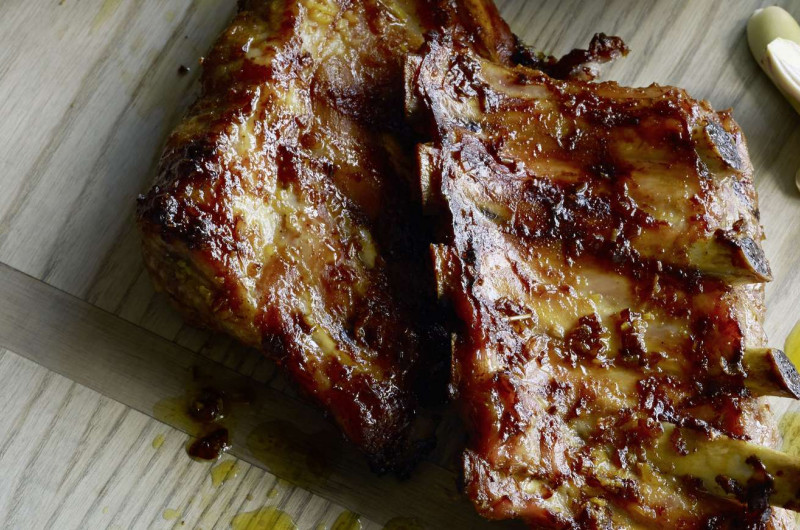 Travers de porc marinés