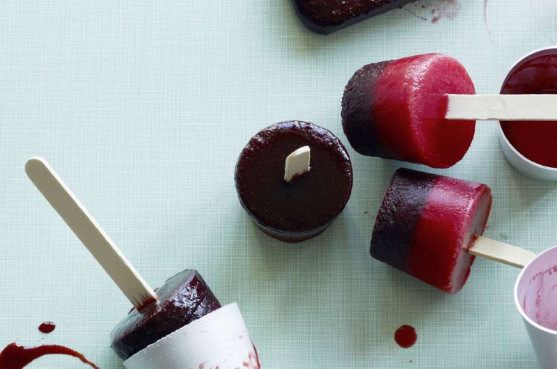 Bâtons glacés aux fruits rouges