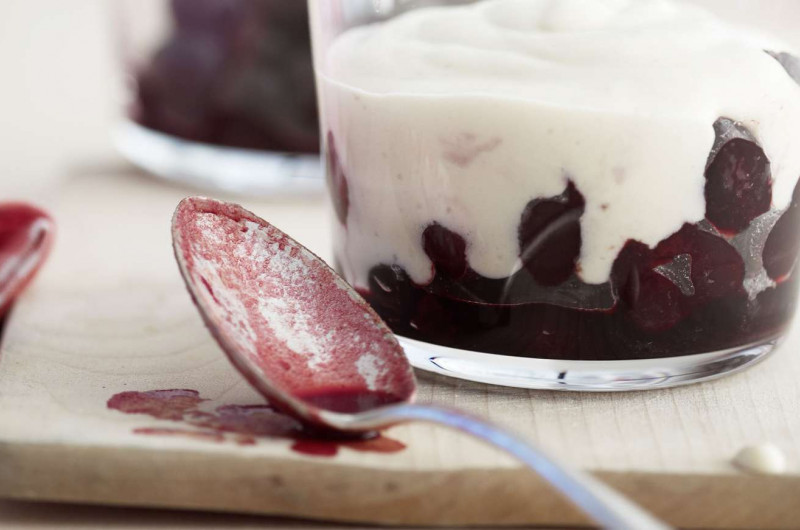 Crème épicée sur compote de cerises