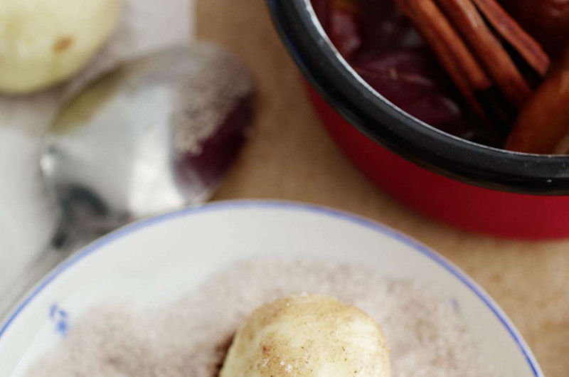 Knödel au séré avec pruneaux à la cannelle