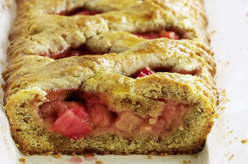 Gâteau de Linz à la rhubarbe