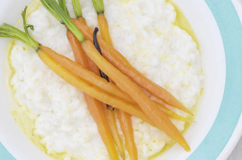 Risotto à la vanille avec carottes sautées