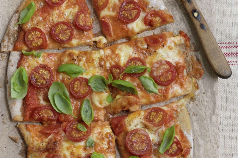 Pizza aux tomates