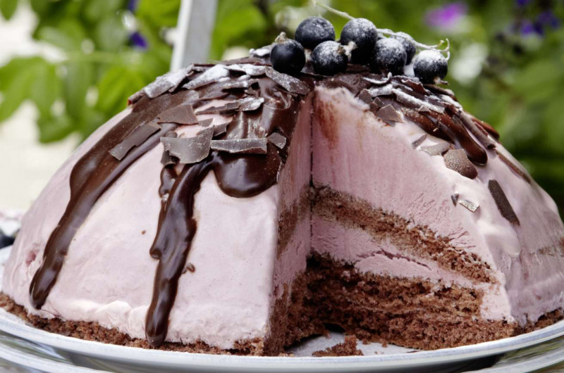 Bombe glacée au cassis