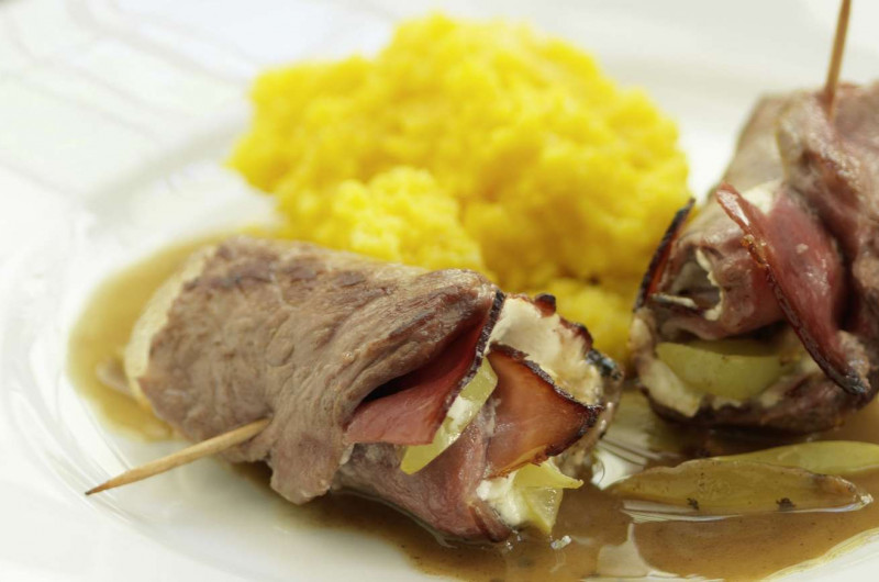 Paupiettes de sanglier avec sauce à la grappa