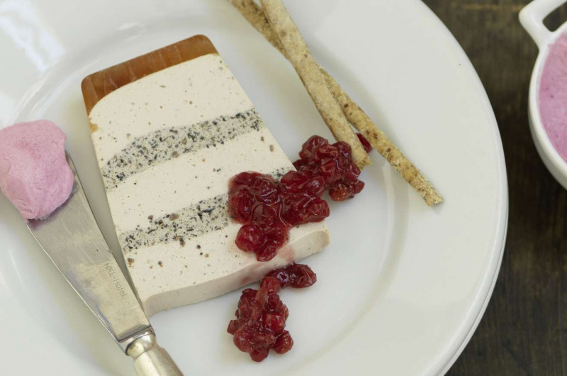 Mousse de betteraves avec terrine truffée