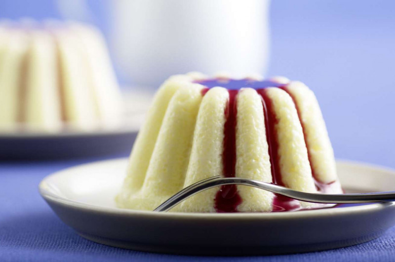 Flan de semoule avec sirop de raisin