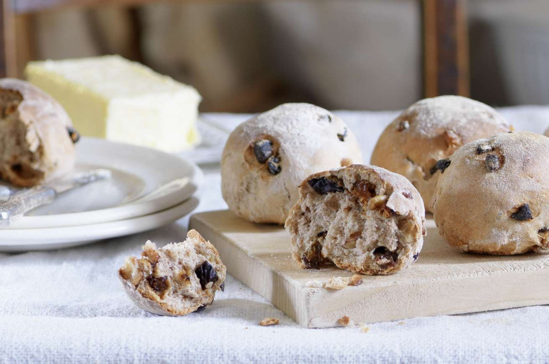 Petits pains complets aux pruneaux séchés