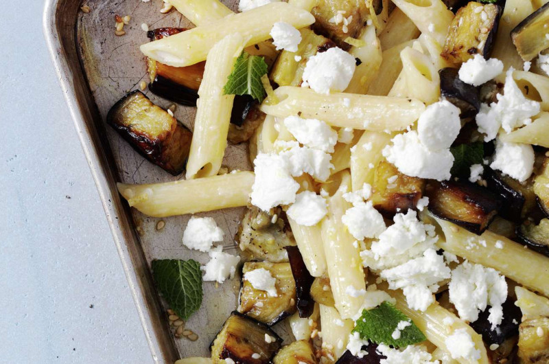 Penne avec aubergine au sésame et citron