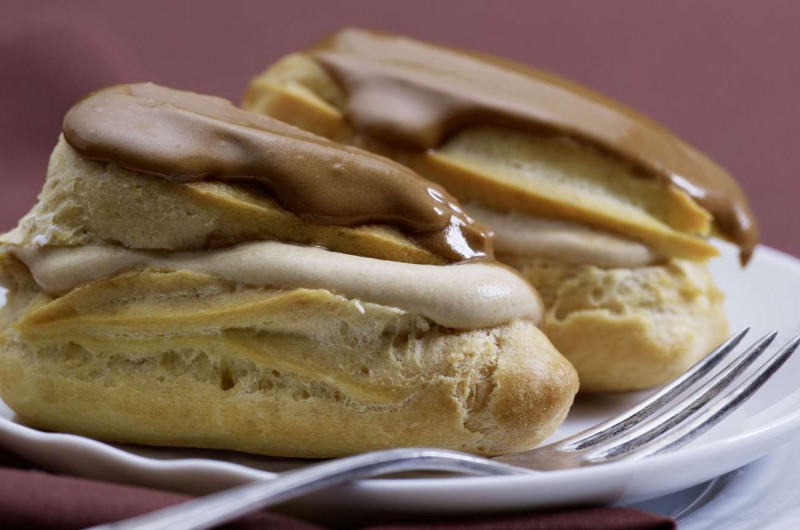Eclairs au café