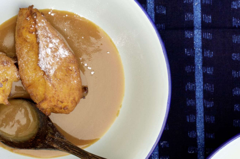 Beignets de bananes et carottes avec sauce caramel