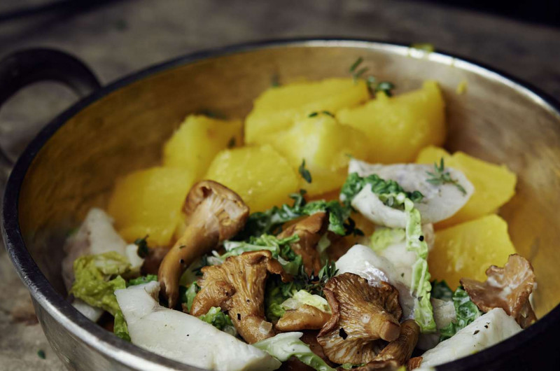 Ragoût de girolles et de sandre avec pommes de terre safranées