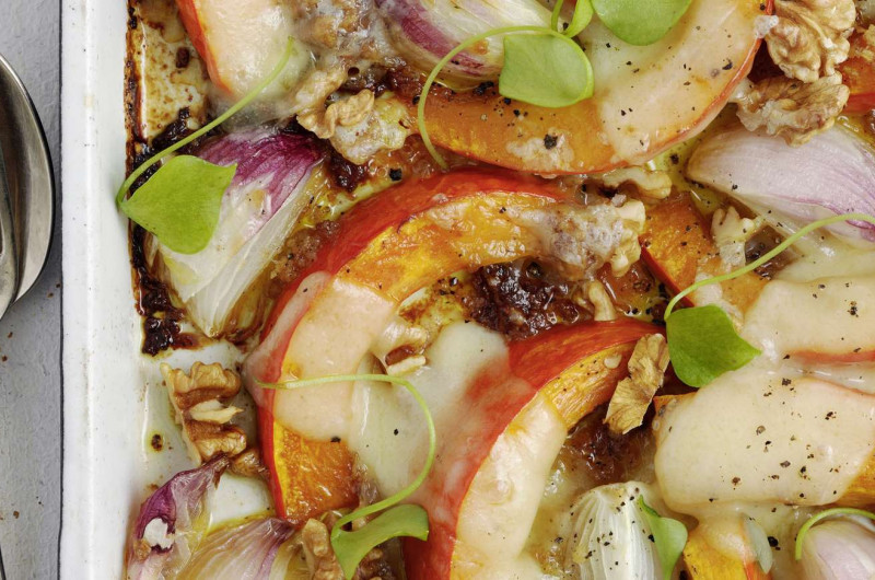 Courge gratinée aux noix et au fromage