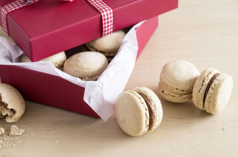 Macarons à la vanille et au chocolat à l'orange