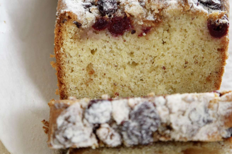 Cake aux amaretti et aux griottes