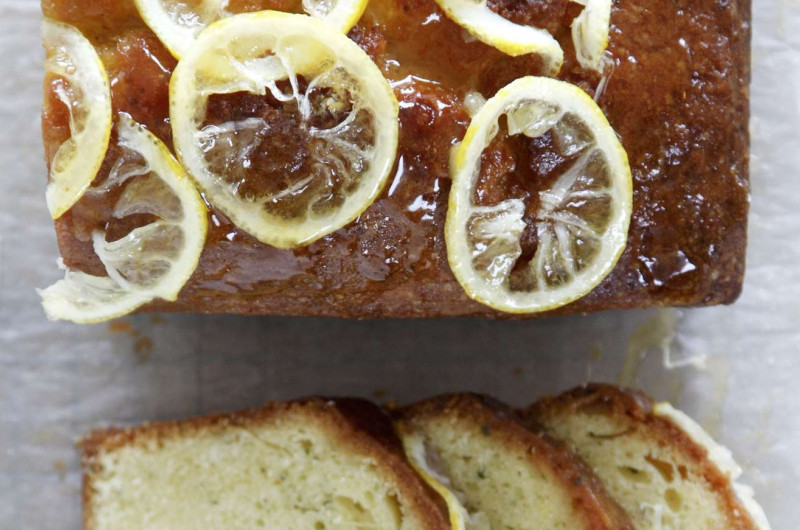 Cake imbibé à la mélisse citronnée
