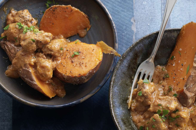 Ragoût d’agneau au beurre de cacahouètes et à la cannelle