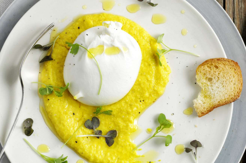 Burratina sur crème de maïs