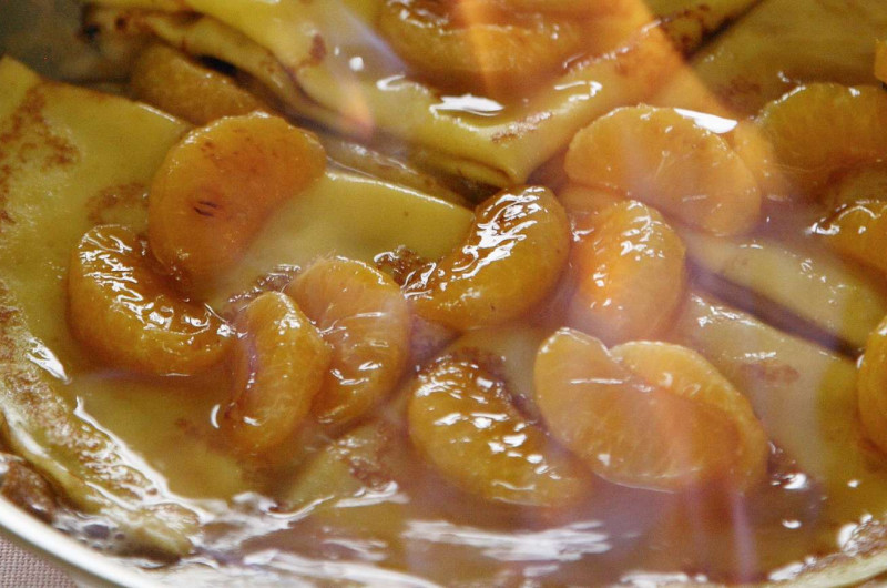 Crêpes flambées au miel et aux clémentines