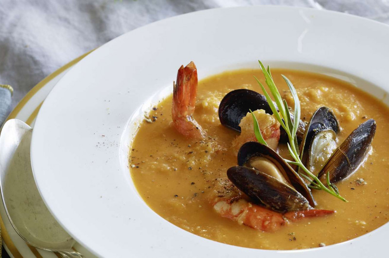 Bisque de crabe avec crevettes