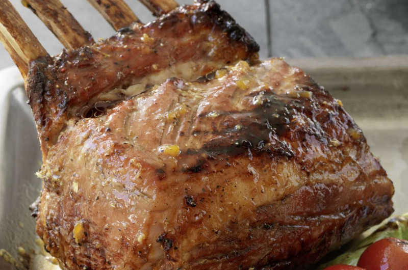 Carré de veau avec marinade à la pêche et au gingembre