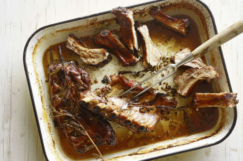 Travers de porc marinés au moût de raisin