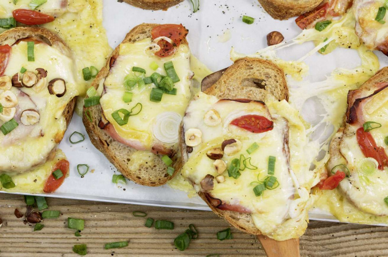 Croûte au fromage avec jambon
