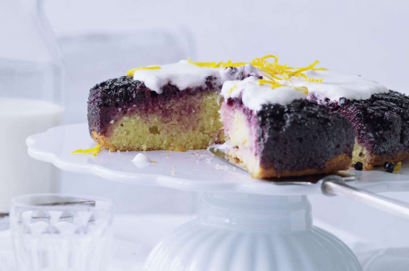 Gâteau renversé au sureau