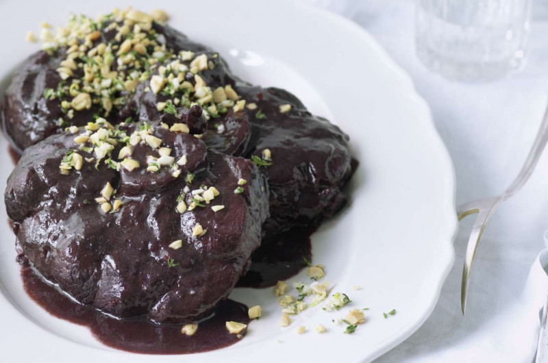 Jarret de veau avec sauce au sureau et gremolata