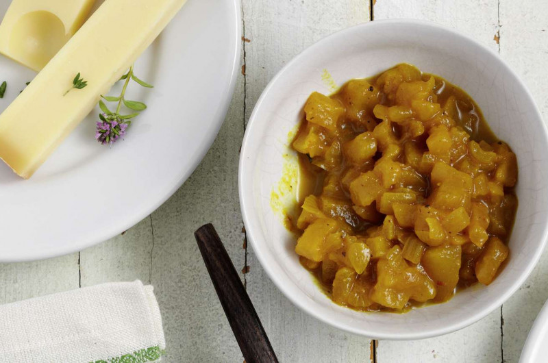 Chutney à la poire et au curcuma