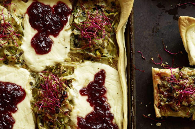 Quiche au roquefort et aux airelles