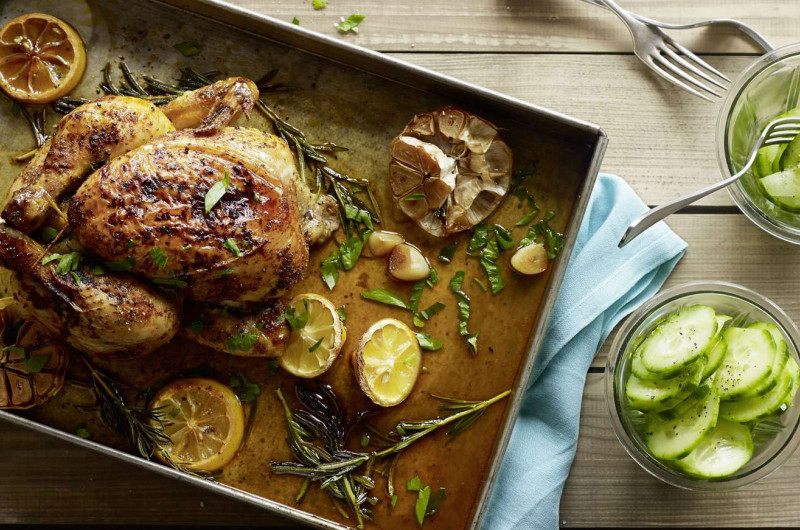 Poulet entier à l’ail et au citron