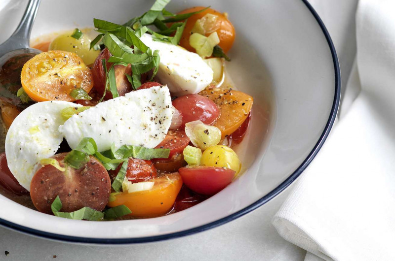Salade de tomates tiède avec mozzarella de bufflonne