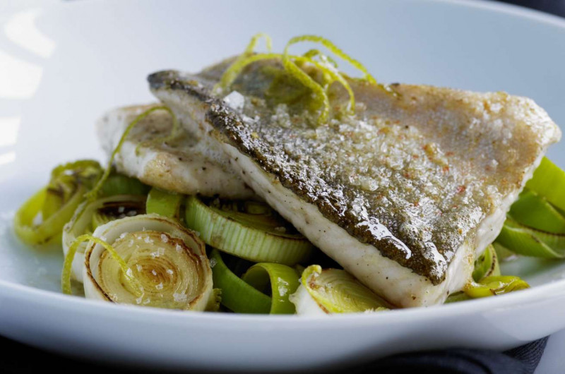 Filet d’omble chevalier sur poireaux au citron vert