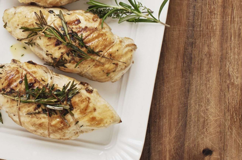 Escalope de poulet farcies aux fines herbes