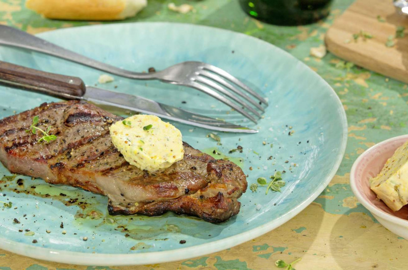 Entrecôte avec beurre au thym