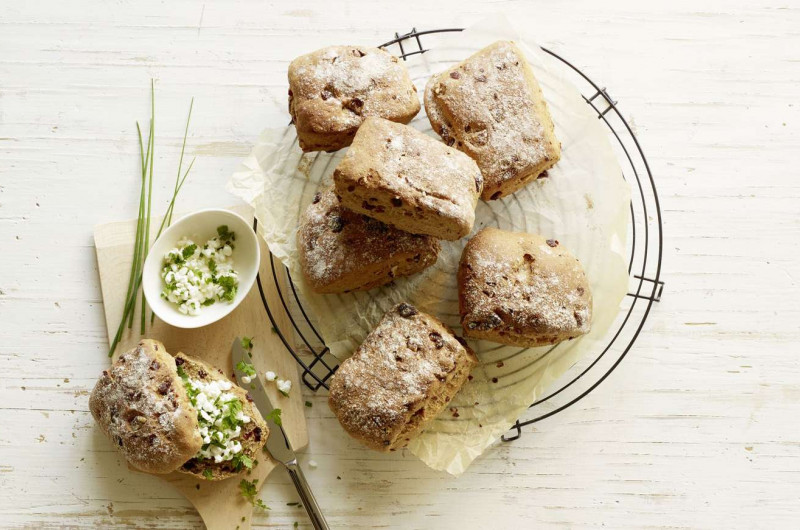 Petits pains aux noix et aux canneberges