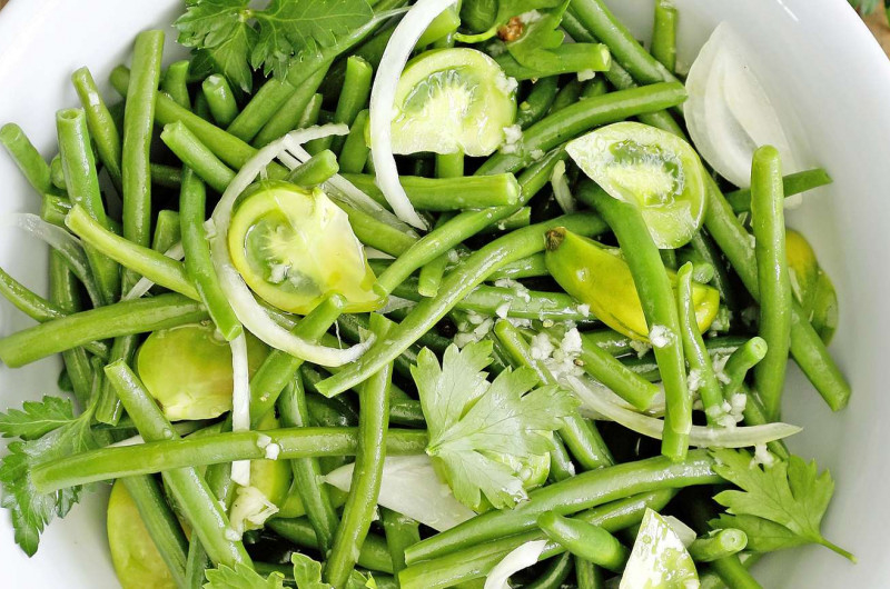 Salade de haricots verts et tomates vertes
