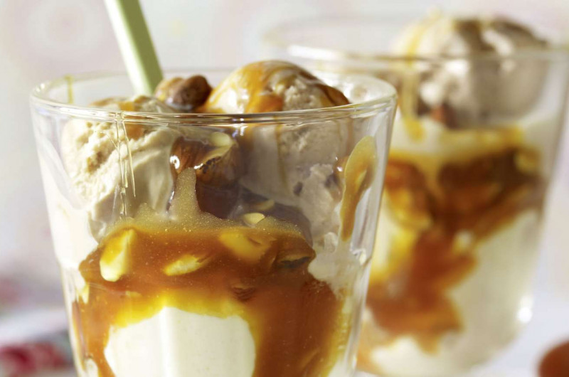 Coupe aux noix et au caramel