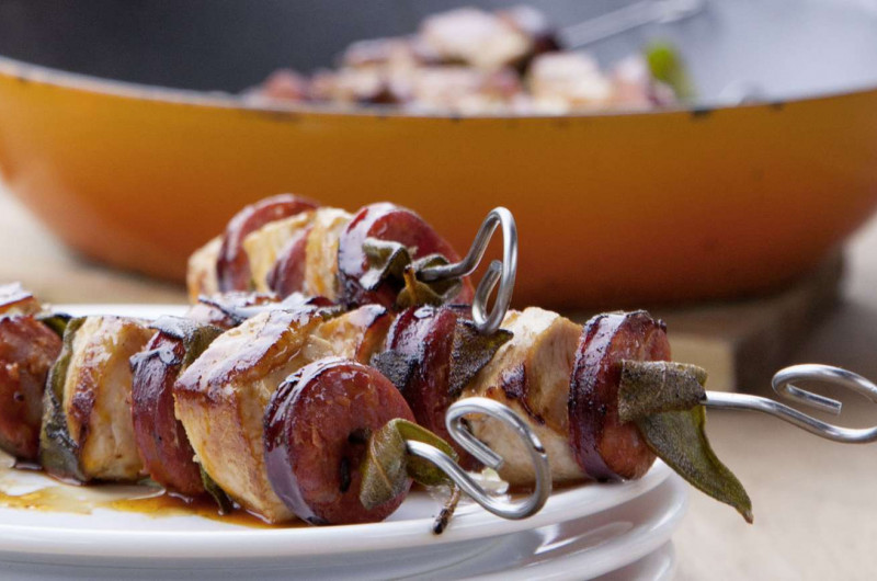 Brochettes de porc et de chorizo à la sauge