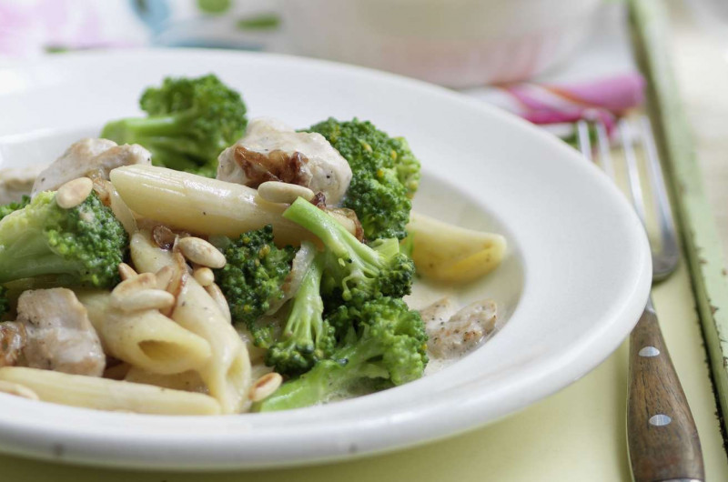 Penne aux brocolis et au poulet